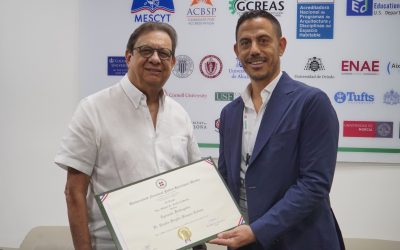 1. Arq. Miguel Fiallo Calderón, rector UNPHU, y el Dr. Claudio Virgilio Vázquez Colomo (1)